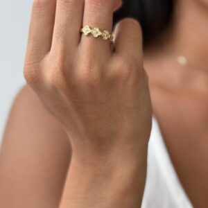 Anillo tréboles