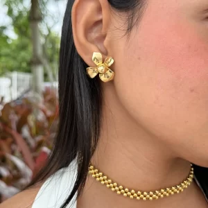 Arete flor/perla dorada